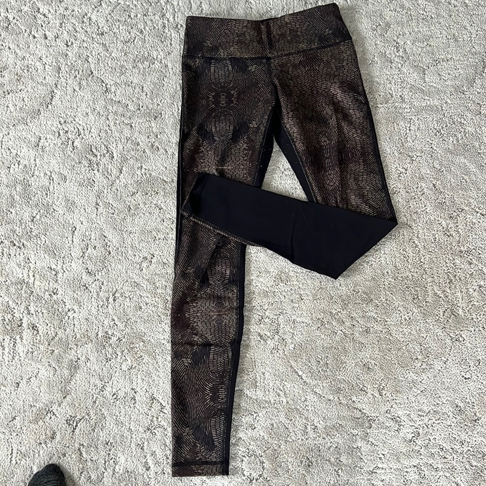 Lululemon wonder under